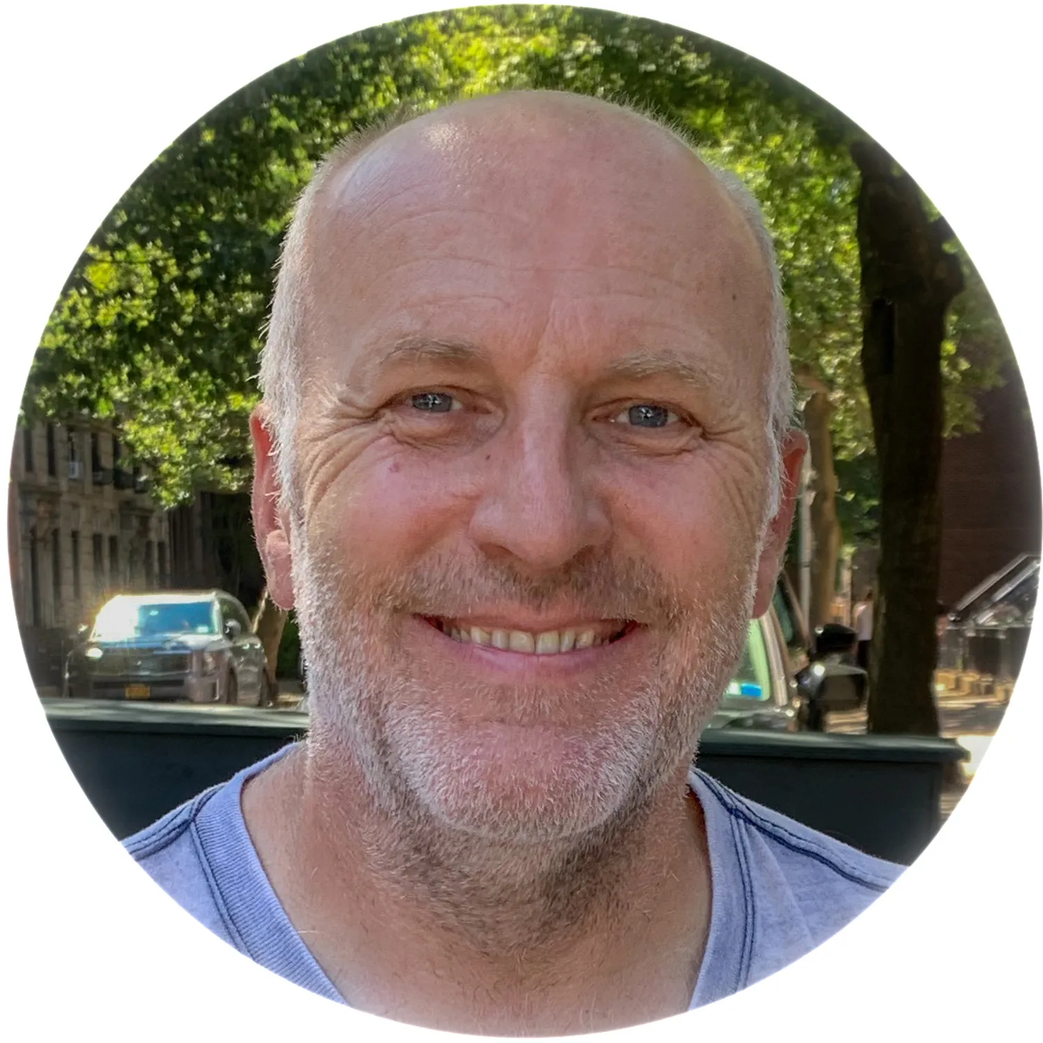 Headshot of Henk van den Berg, Certified Photo Manager and founder of Your Photo Assistant in Brooklyn, NY